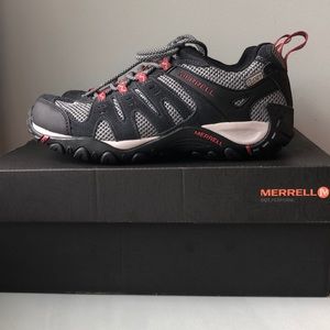 NWT Merrell Accentor Hiking Shoes Granite Red